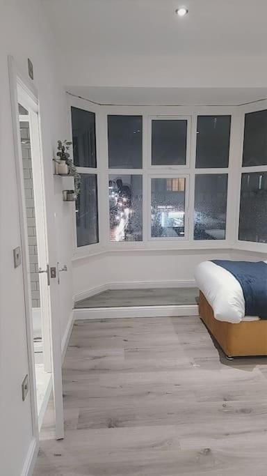 Apartment 3 Bedroom, 3 Bathroom, Modern Apartment, Leicester