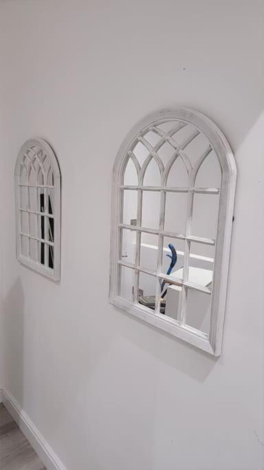 3 Bedroom, 3 Bathroom, Modern Apartment, *