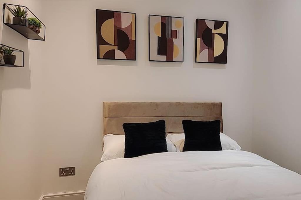 3 Bedroom, 3 Bathroom, Modern Apartment, Apartment Leicester