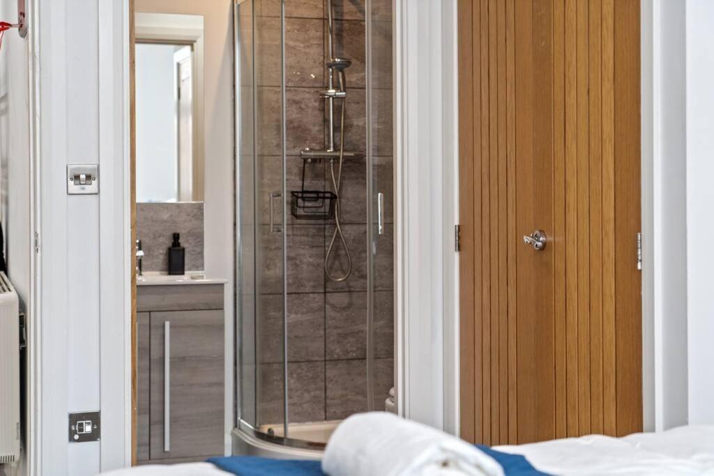Urban Comfort Getaway- Centre *