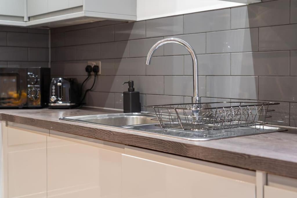 Apartment Urban Comfort Getaway- Centre Leicester