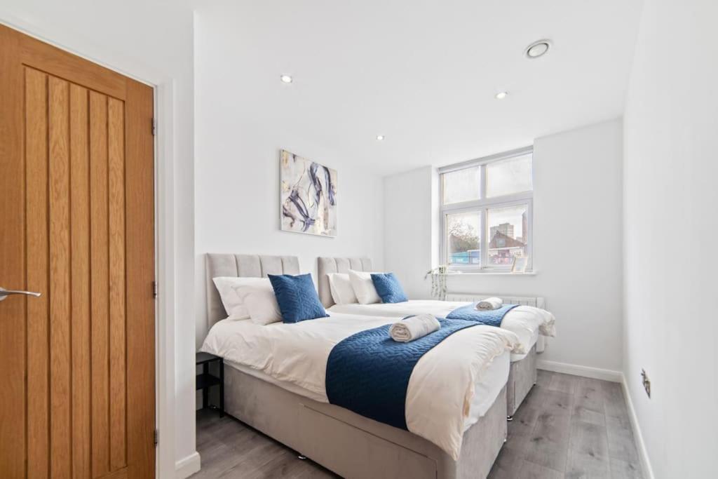 Urban Comfort Getaway- Centre Apartment