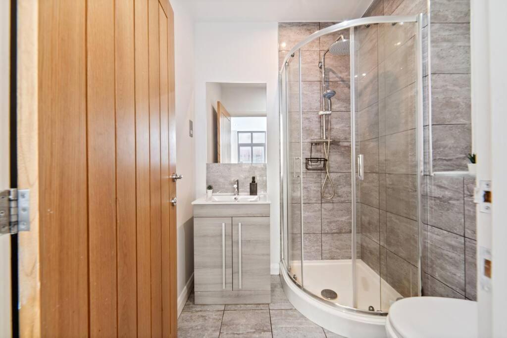 Apartment Urban Comfort Getaway- Centre *