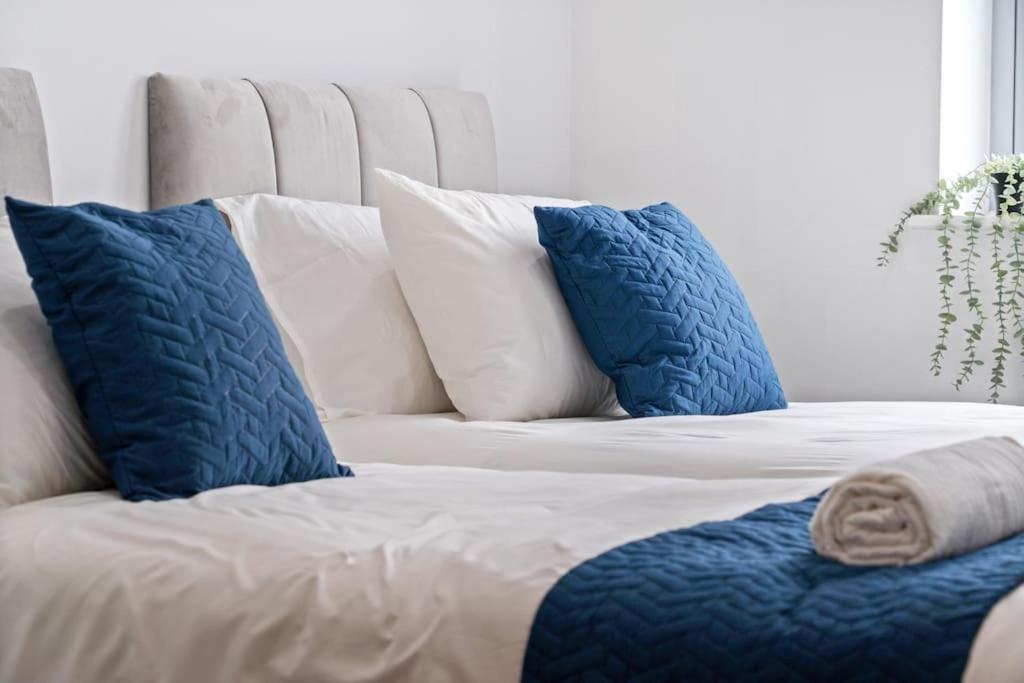 Urban Comfort Getaway- Centre *