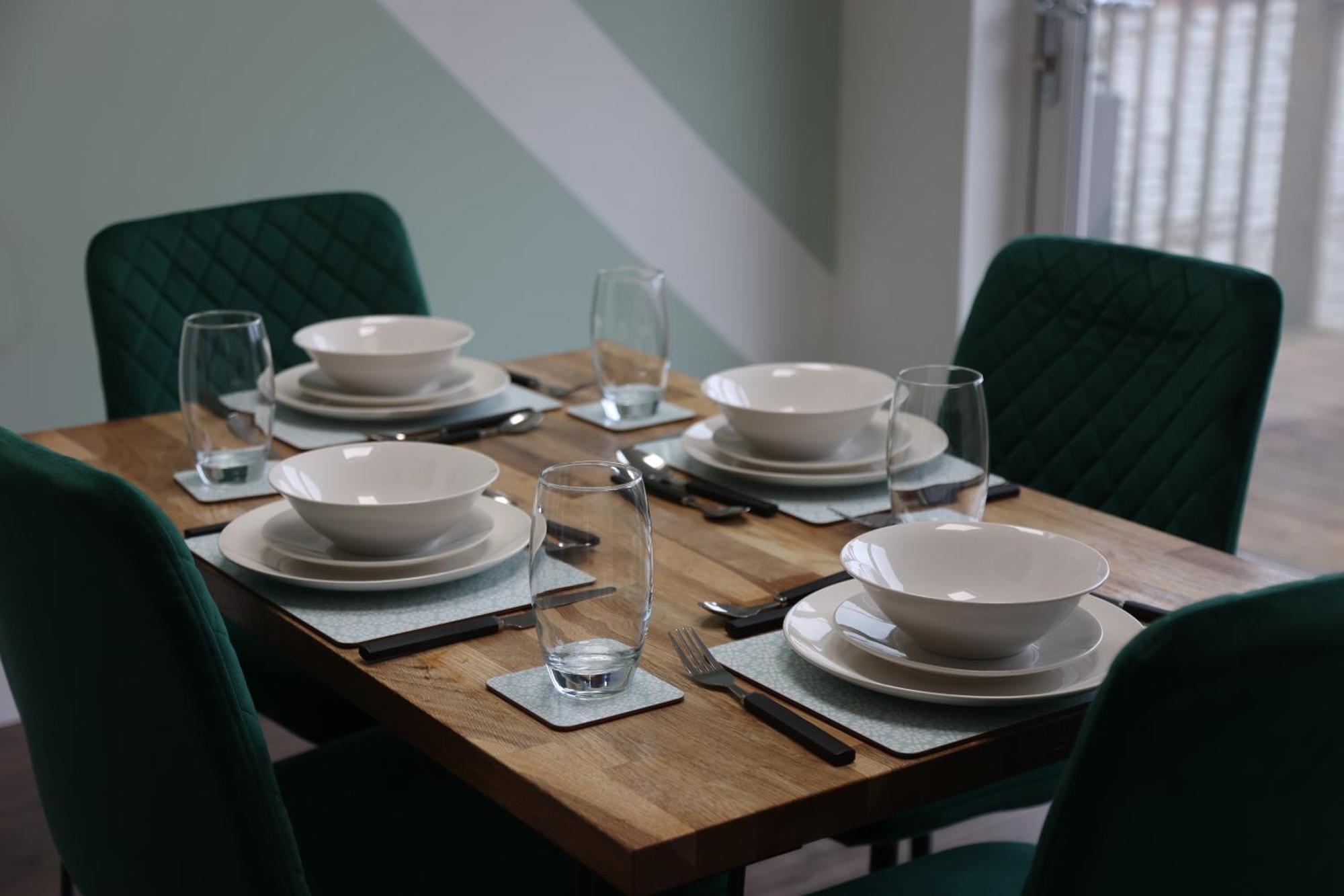 Contractors, Professionals & Relocators Dream Holiday home Leicester