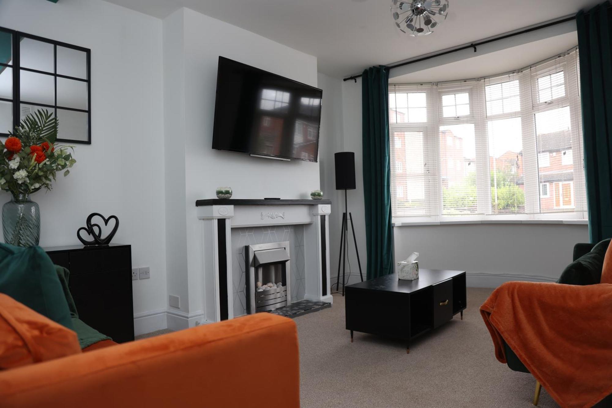 Holiday home Contractors, Professionals & Relocators Dream Leicester