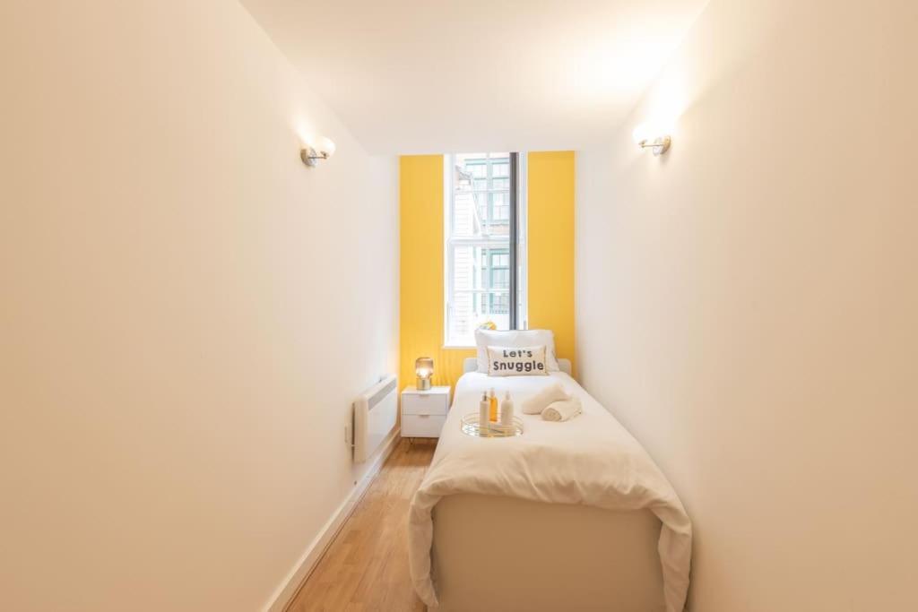 Cosy, Modern City Centre Free Parking Apartment *