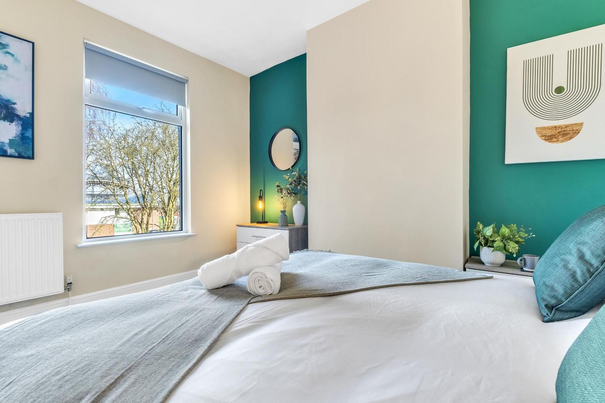 Inspira - Stylish Modern 2 Bedroom House - 7 Mins From M1 - Free Parking - Wifi & Smart Tv * Leicester