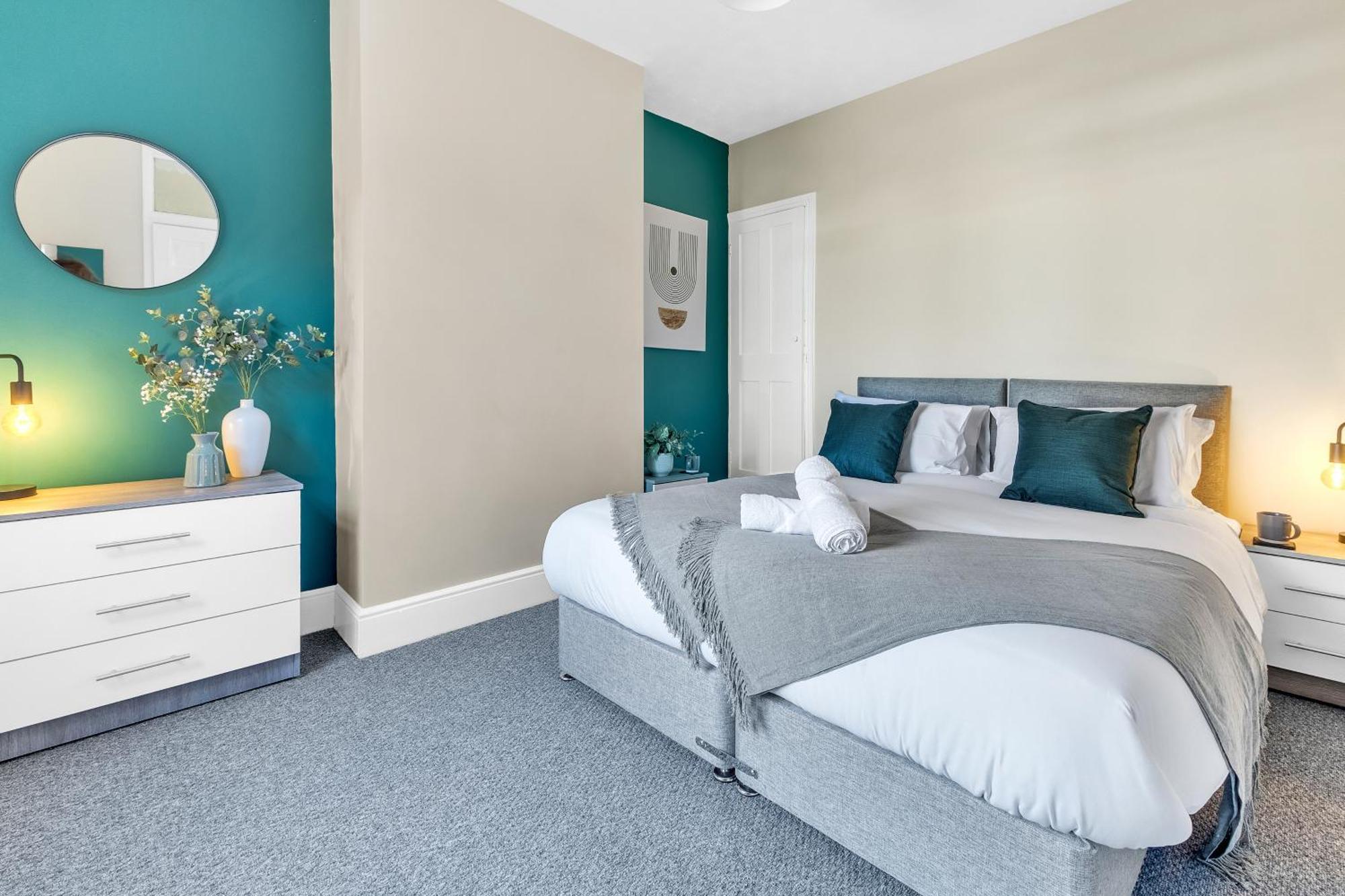 Inspira - Stylish Modern 2 Bedroom House - 7 Mins From M1 - Free Parking - Wifi & Smart Tv Leicester