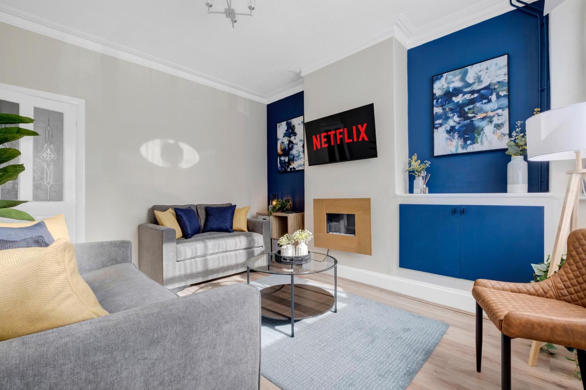 Apartment Inspira - Stylish Modern 2 Bedroom House - 7 Mins From M1 - Free Parking - Wifi & Smart Tv