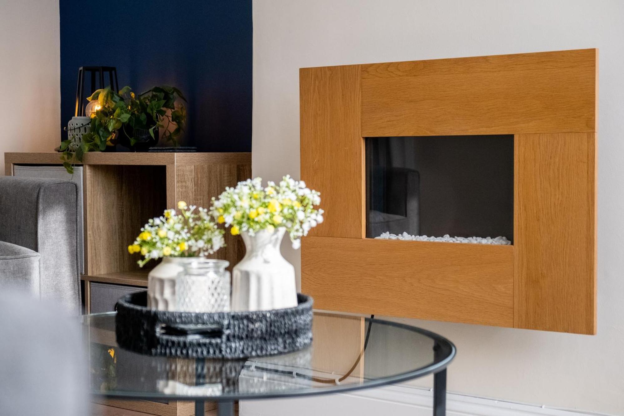 Inspira - Stylish Modern 2 Bedroom House - 7 Mins From M1 - Free Parking - Wifi & Smart Tv Leicester