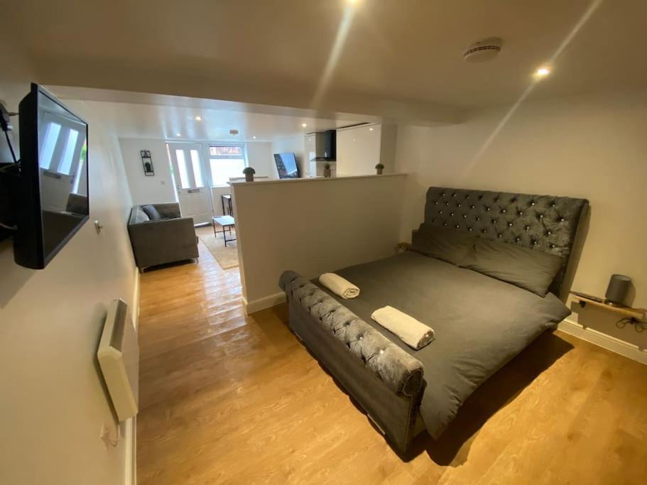 56 - Free St Parking Apartment