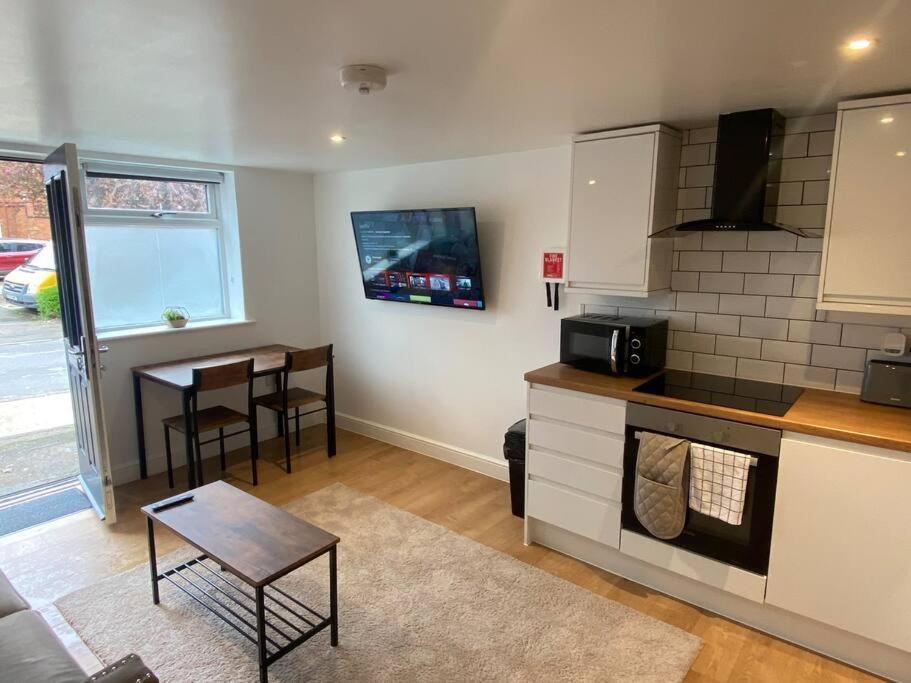 Apartment 56 - Free St Parking