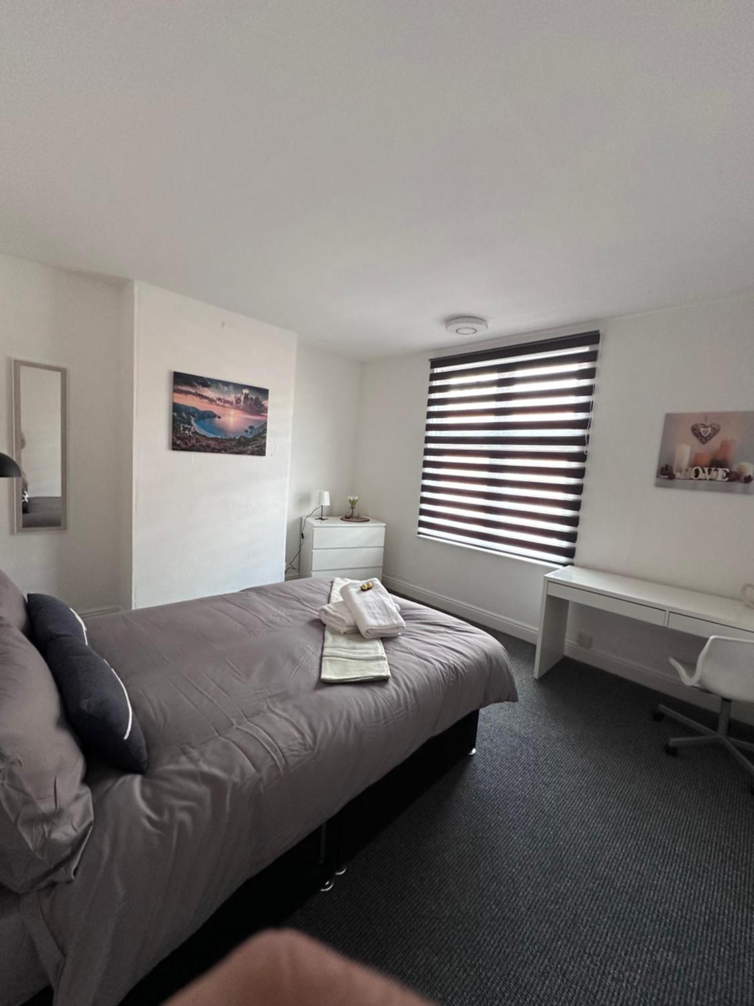 3 Bed House In Leicester! Holiday home