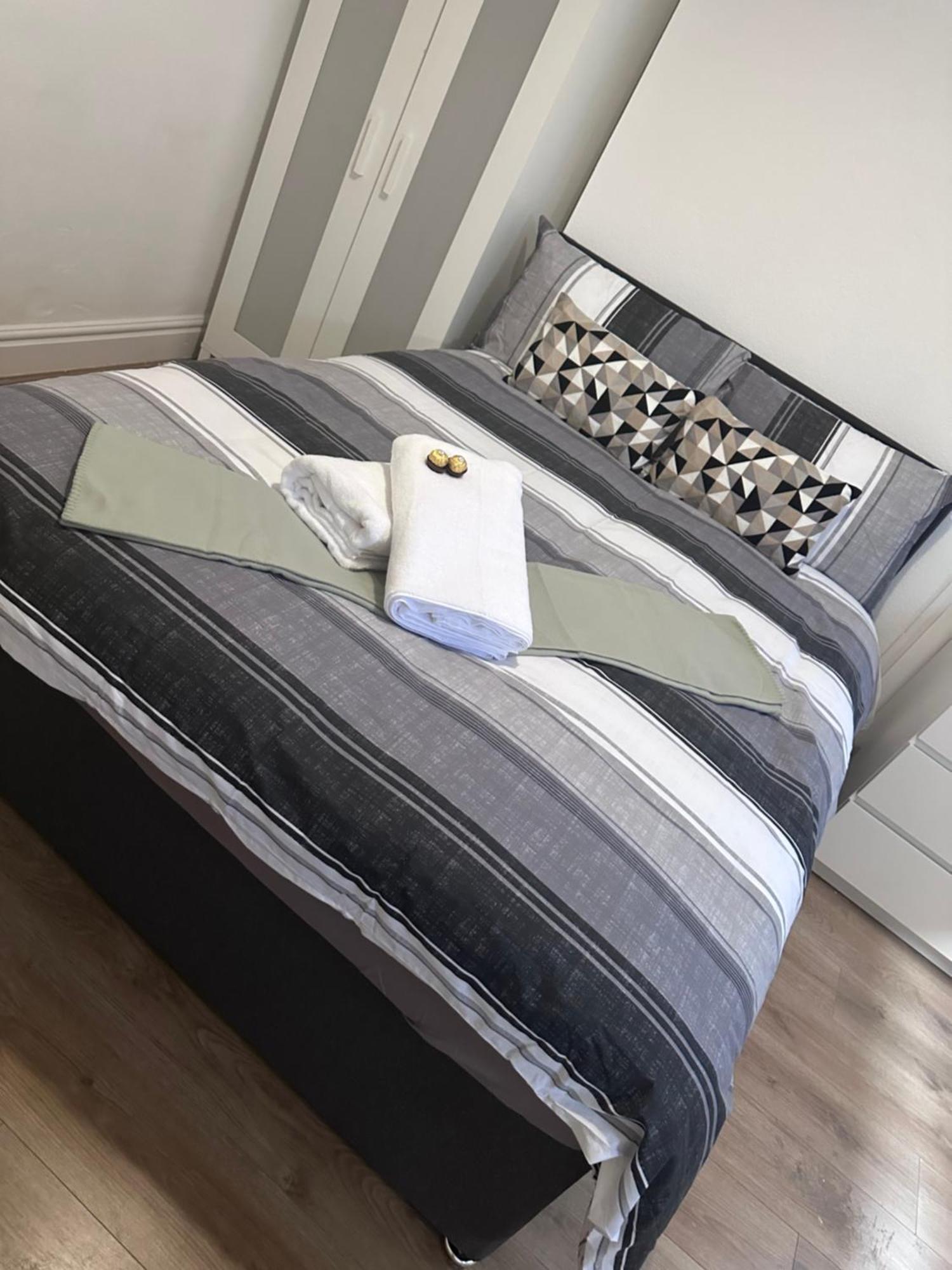 Holiday home 3 Bed House In Leicester! *
