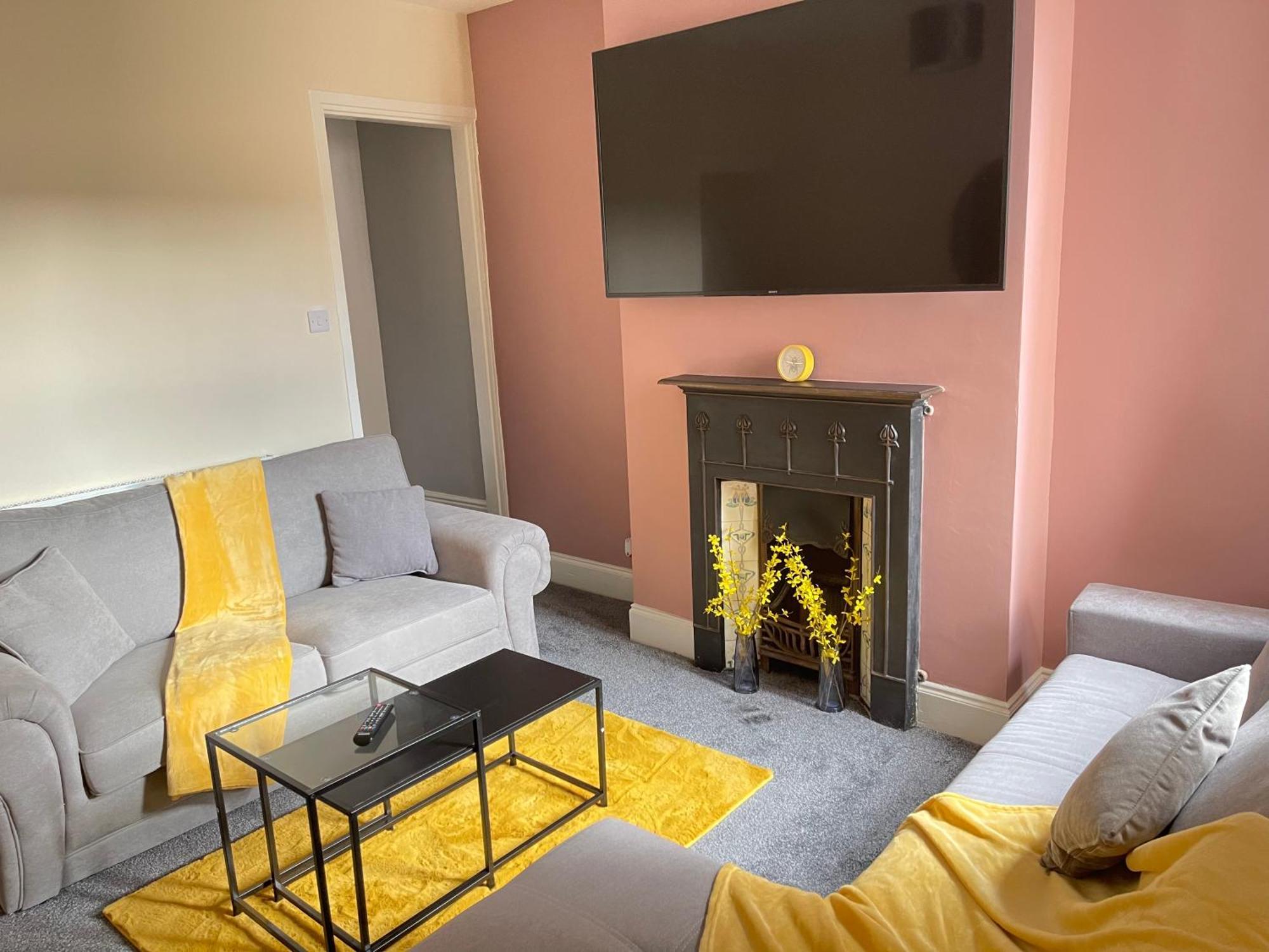 Hometel Digs Morden Comfy Sleep 11 Leicester