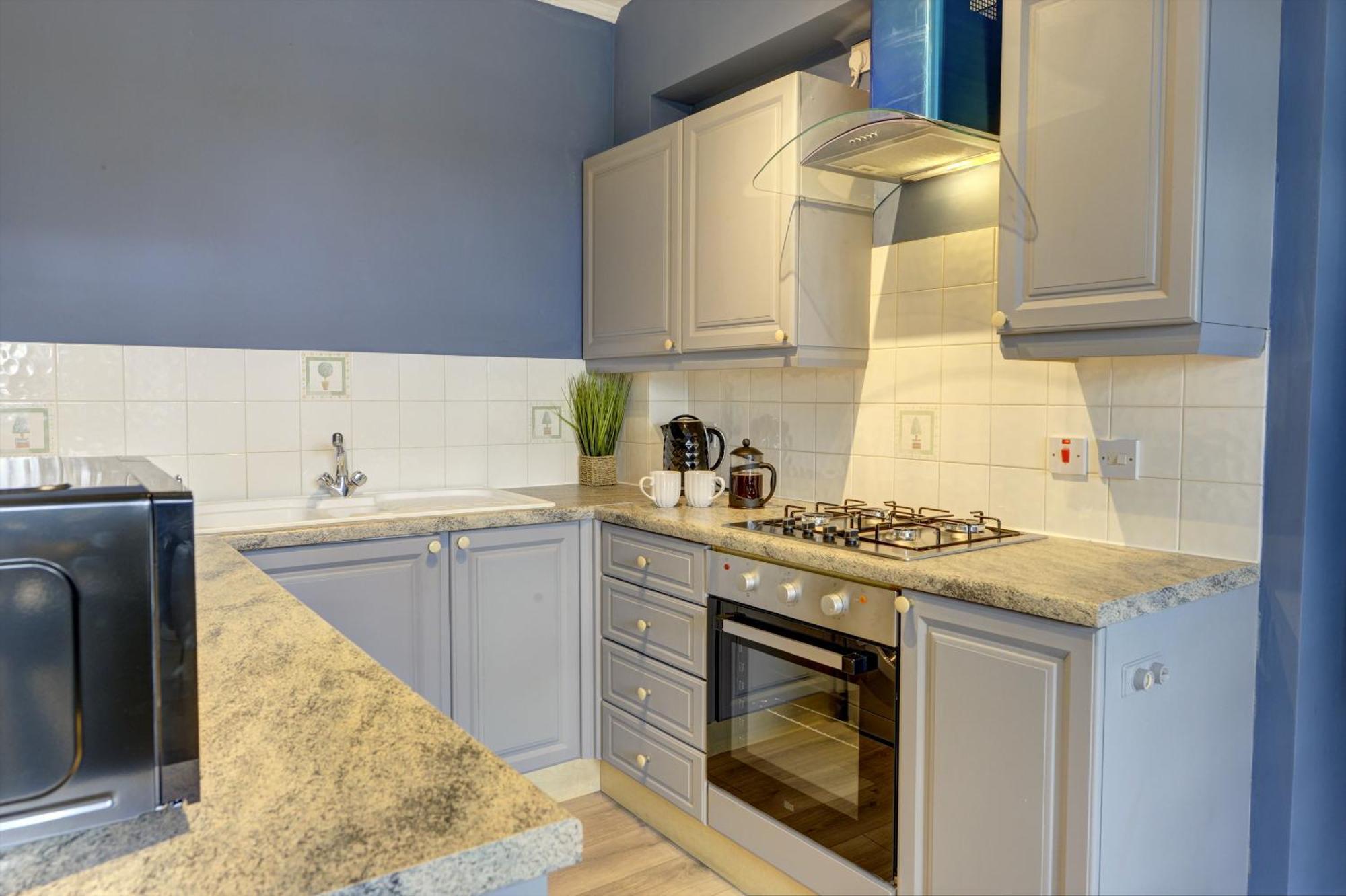 Spacious, Luxurious Cliffes Apartment Leicester