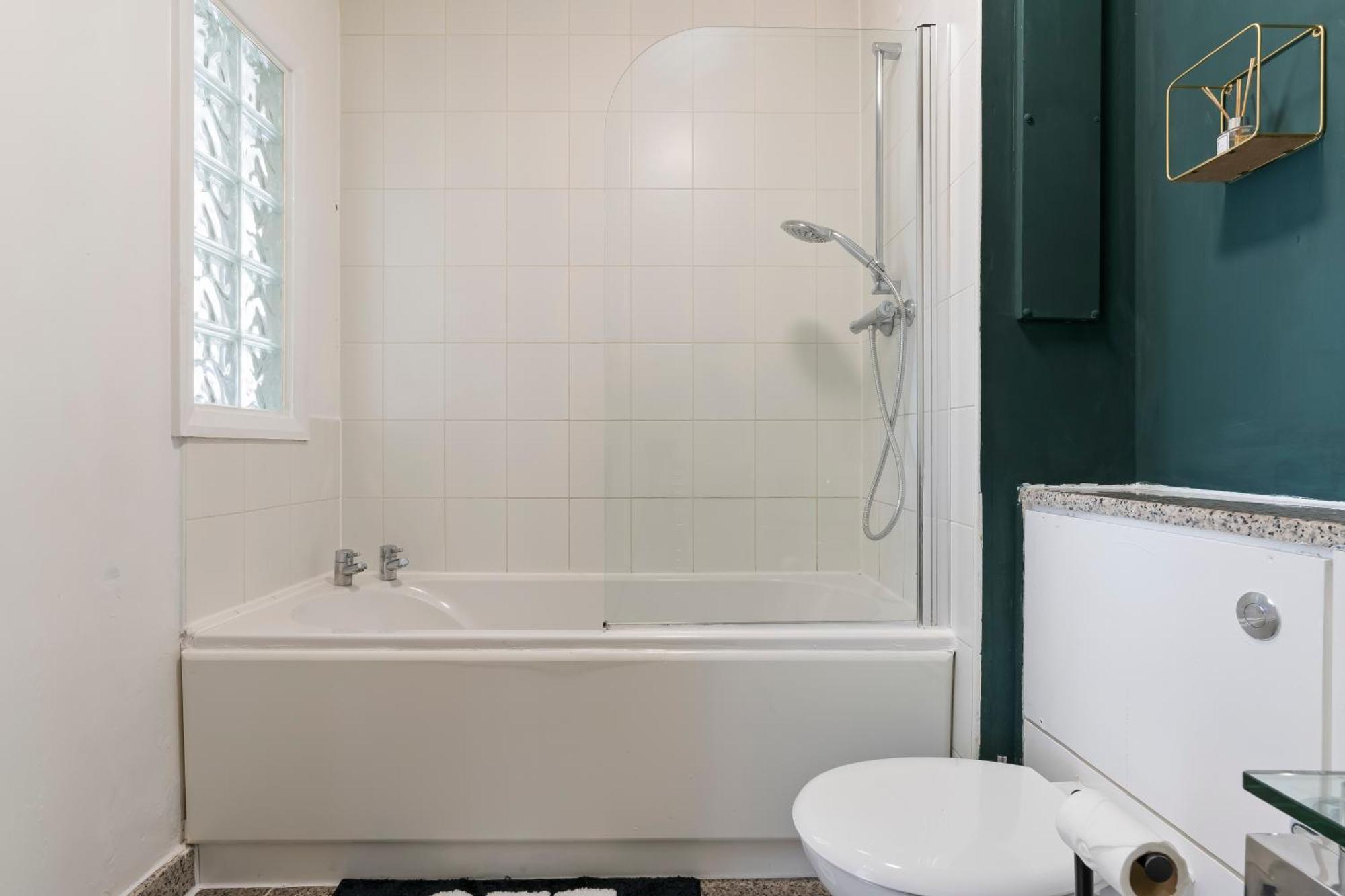 Apartment Spectacular Views L Last-minute Escape L Free Parking L Sleeps 6 L By Zen Nights Short Lets & Serviced