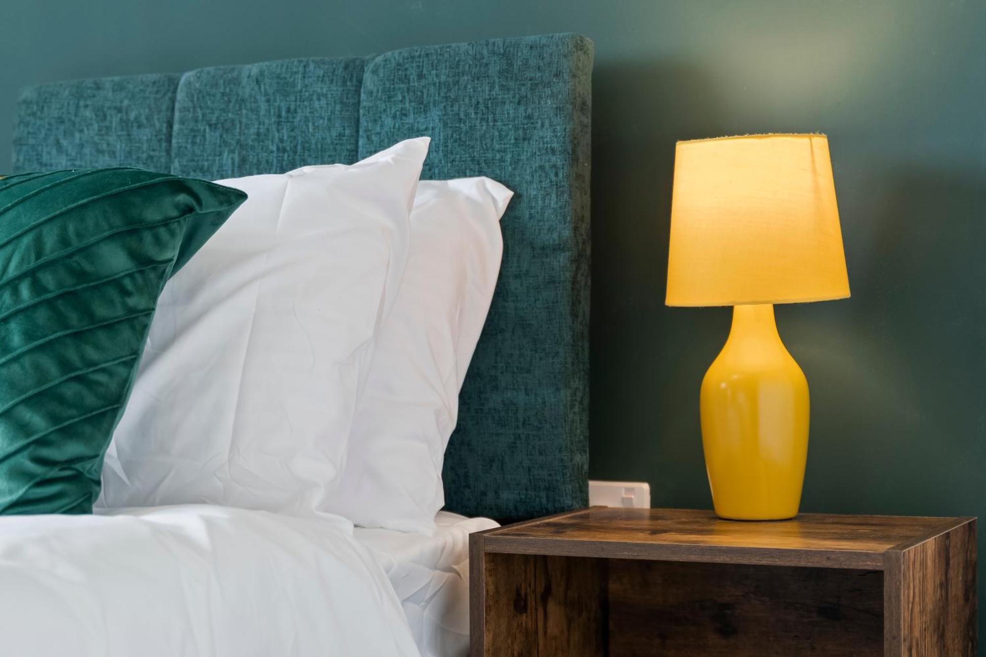 Spectacular Views L Last-minute Escape L Free Parking L Sleeps 6 L By Zen Nights Short Lets & Serviced Apartment *