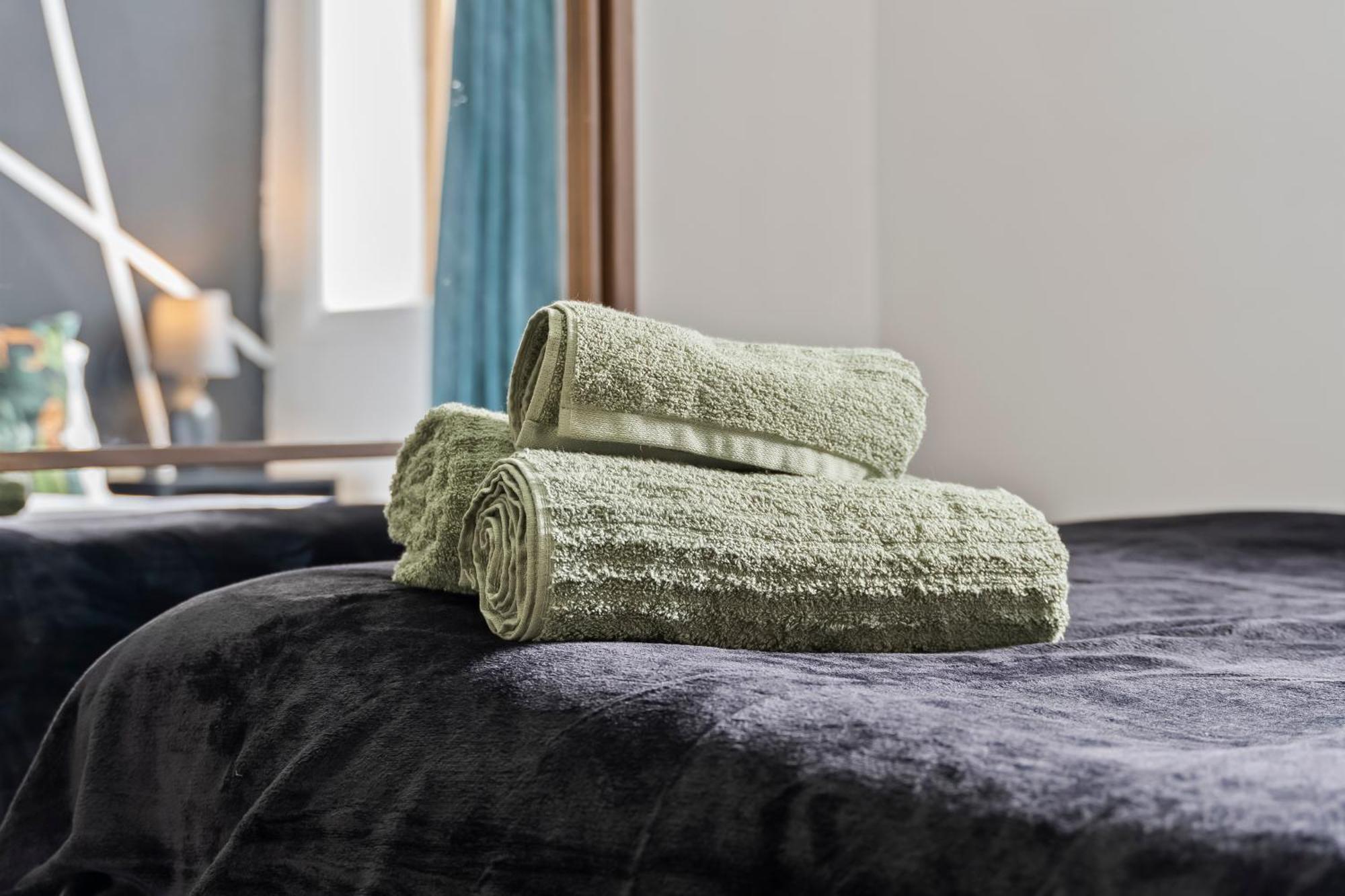 Spectacular Views L Last-minute Escape L Free Parking L Sleeps 6 L By Zen Nights Short Lets & Serviced Apartment