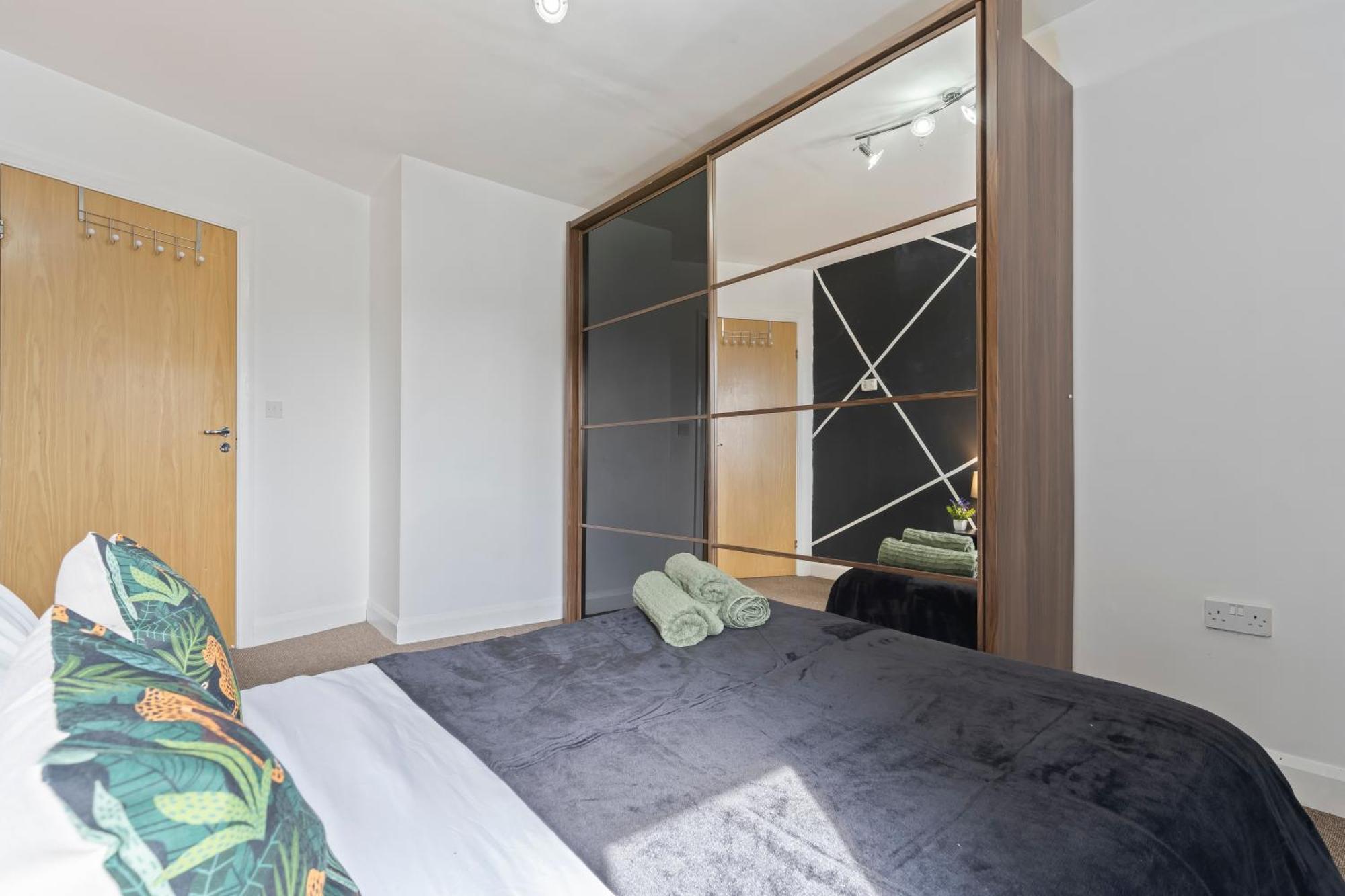 Spectacular Views L Last-minute Escape L Free Parking L Sleeps 6 L By Zen Nights Short Lets & Serviced Apartment