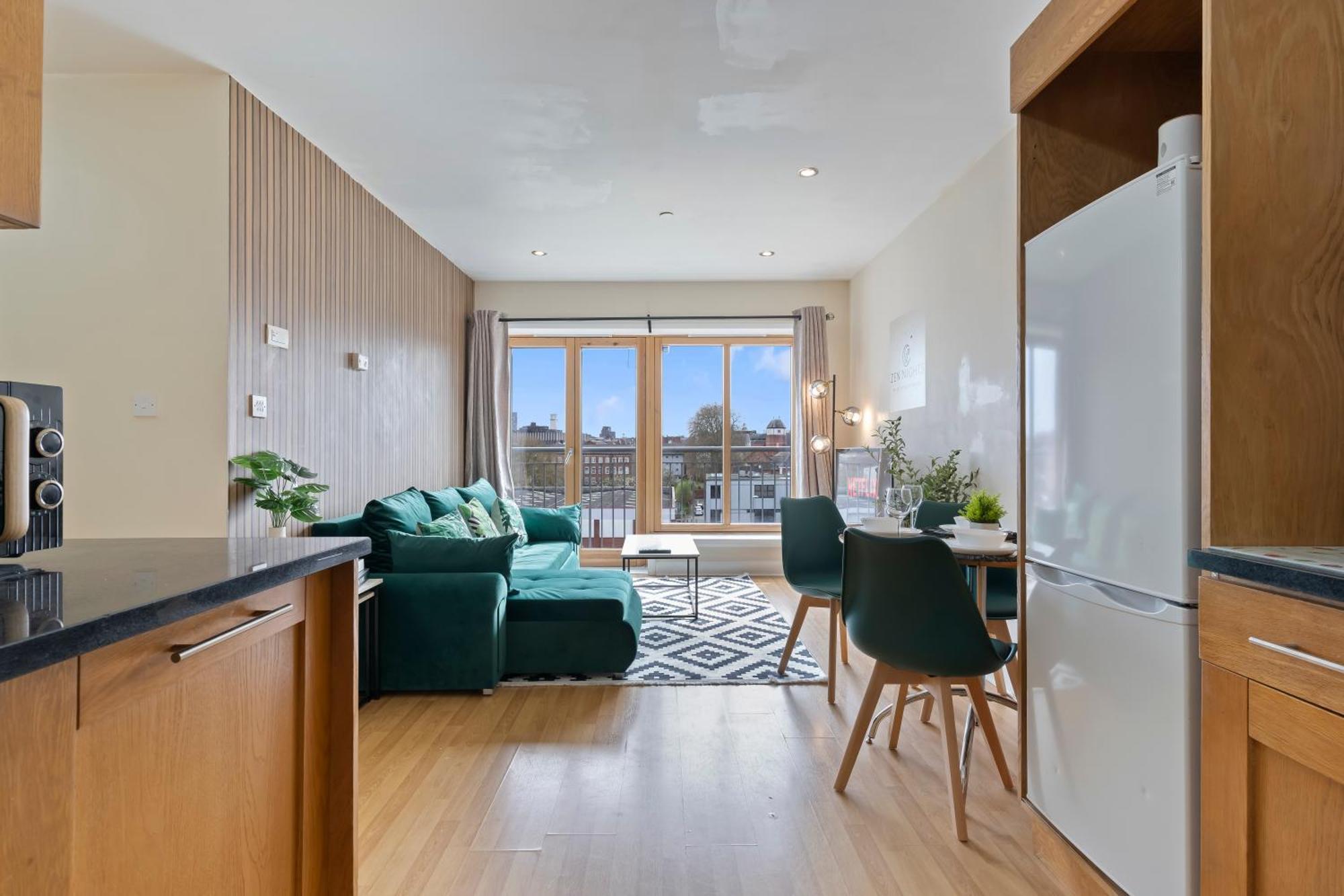 Spectacular Views L Last-minute Escape L Free Parking L Sleeps 6 L By Zen Nights Short Lets & Serviced Apartment *