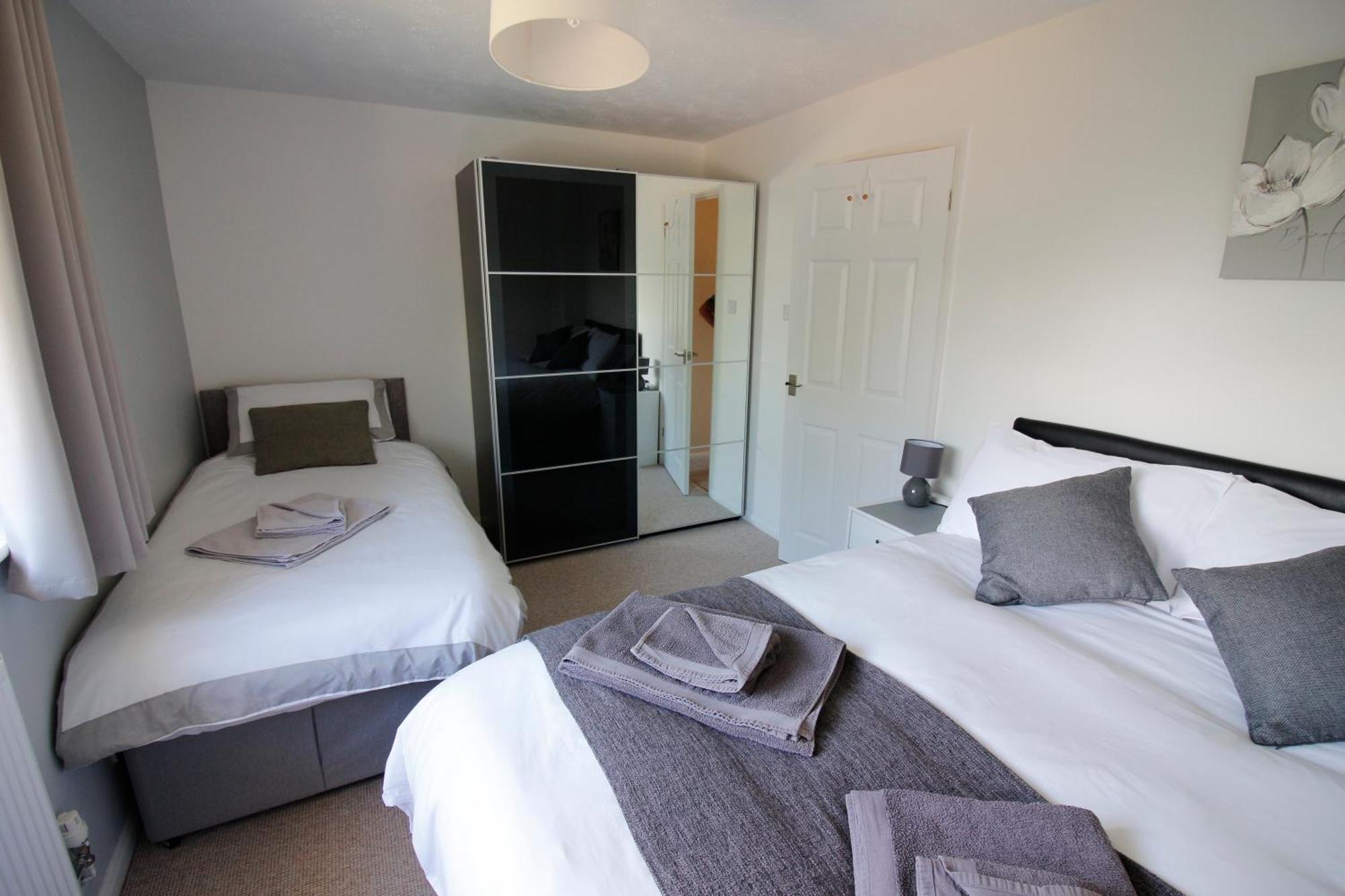 Holiday home Hinckley Sleeps 5 Complete House