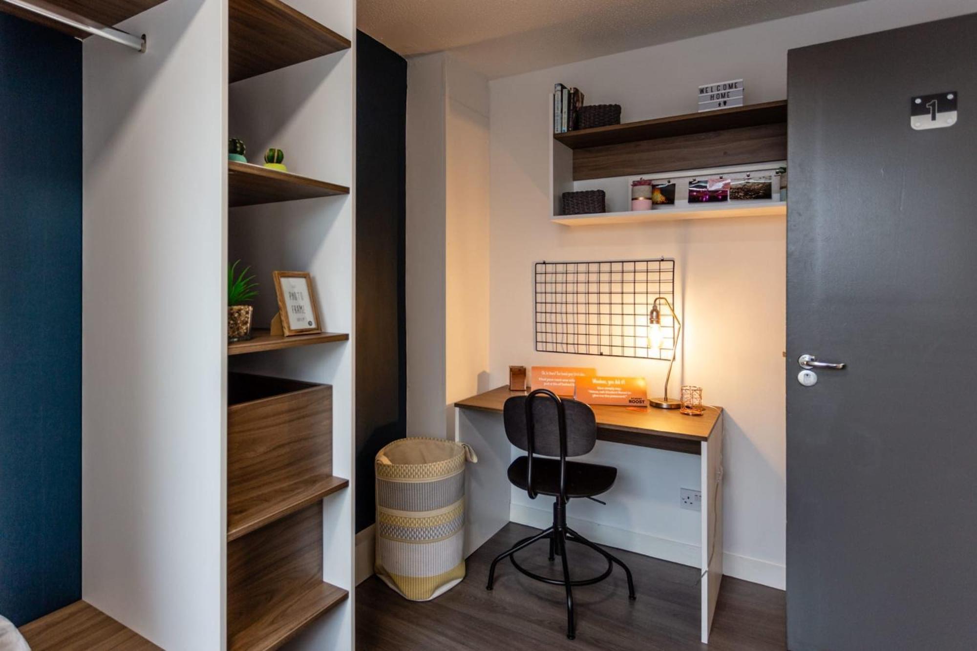 For Students Only Four And Five Bed Non-ensuites At Regents Court In *