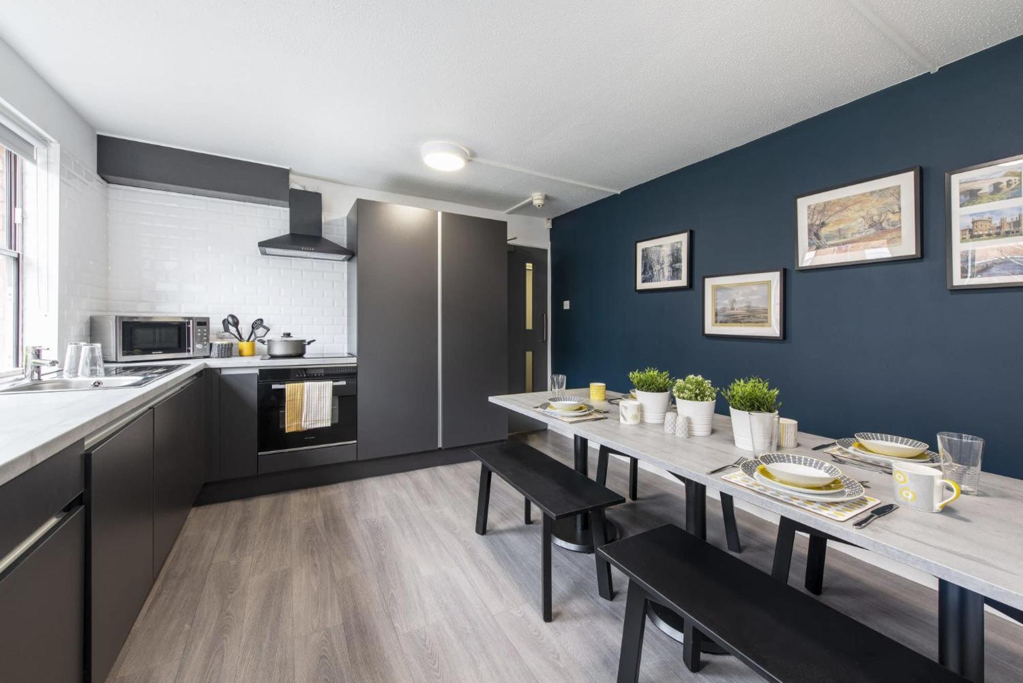 For Students Only Four And Five Bed Non-ensuites At Regents Court In Apartment