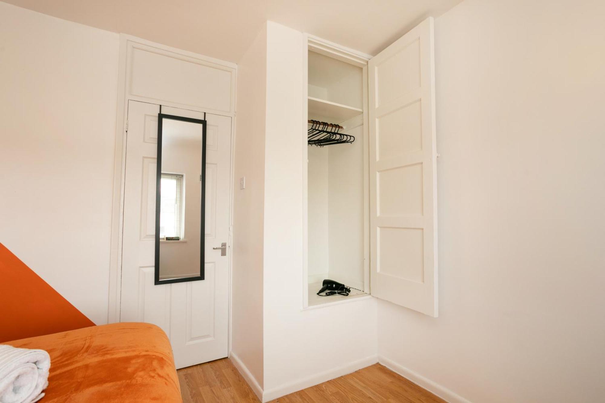 Holiday home 4 Bedroom House