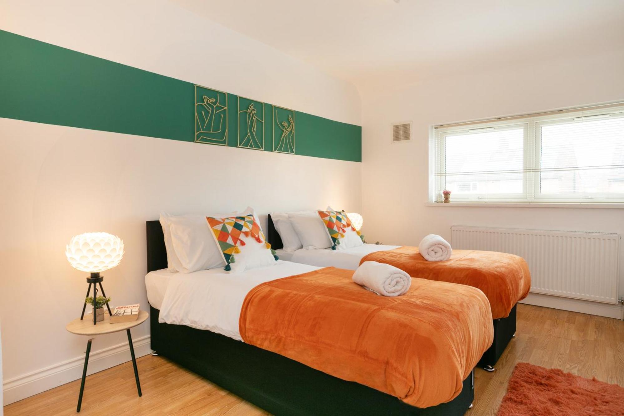 4 Bedroom House * Leicester