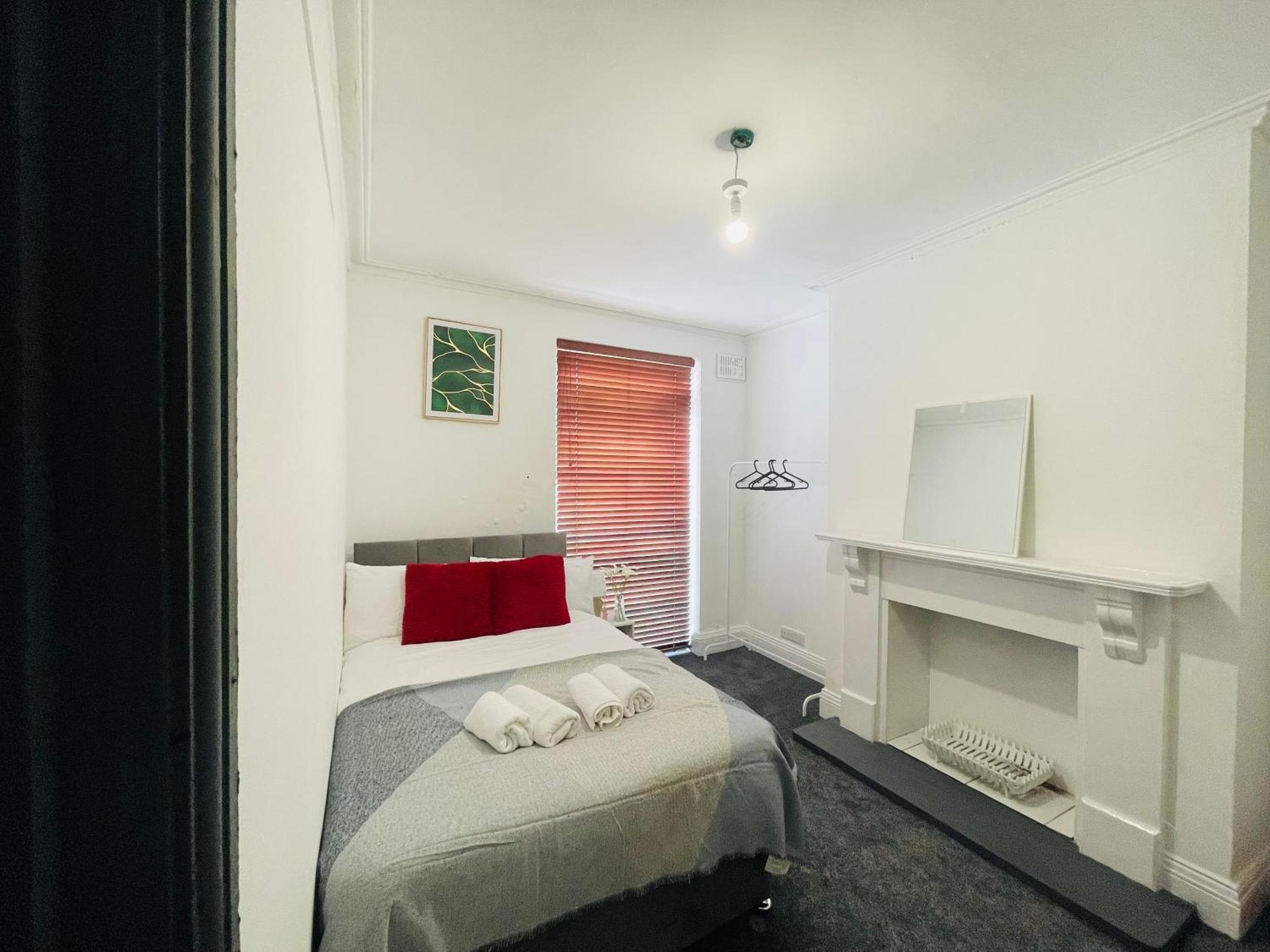 Exquisite Centre 5 Bedroom House - Lt Apartamento