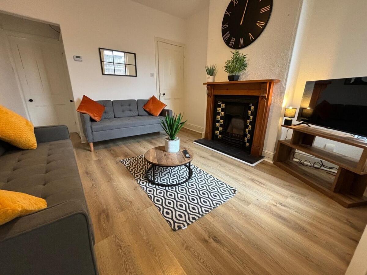 West End Terrace - Free Parking Holiday home *