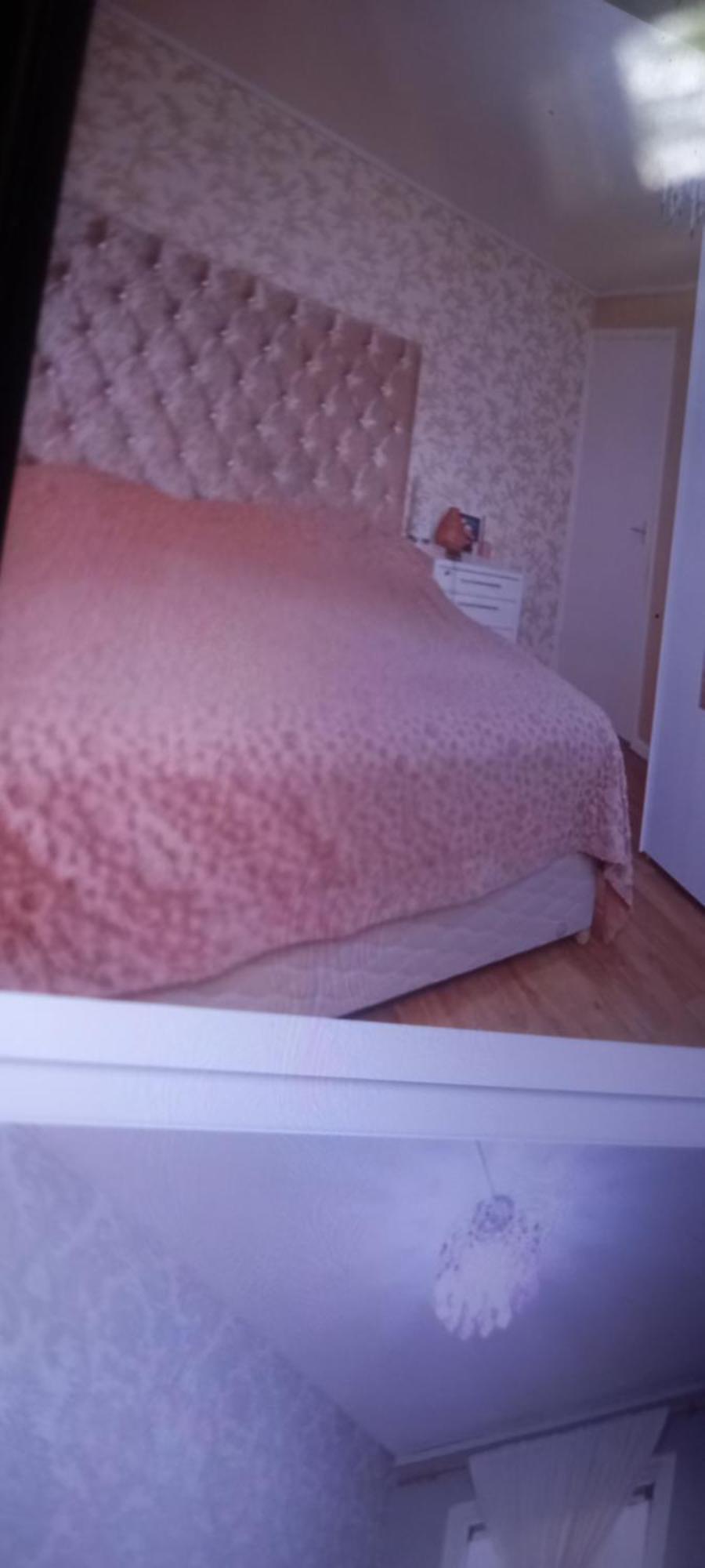 Bedroom In Ground Floor Masionete, City, Le3 Apartment *