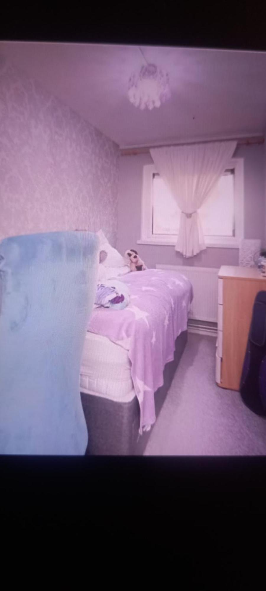 Bedroom In Ground Floor Masionete, City, Le3 Apartment