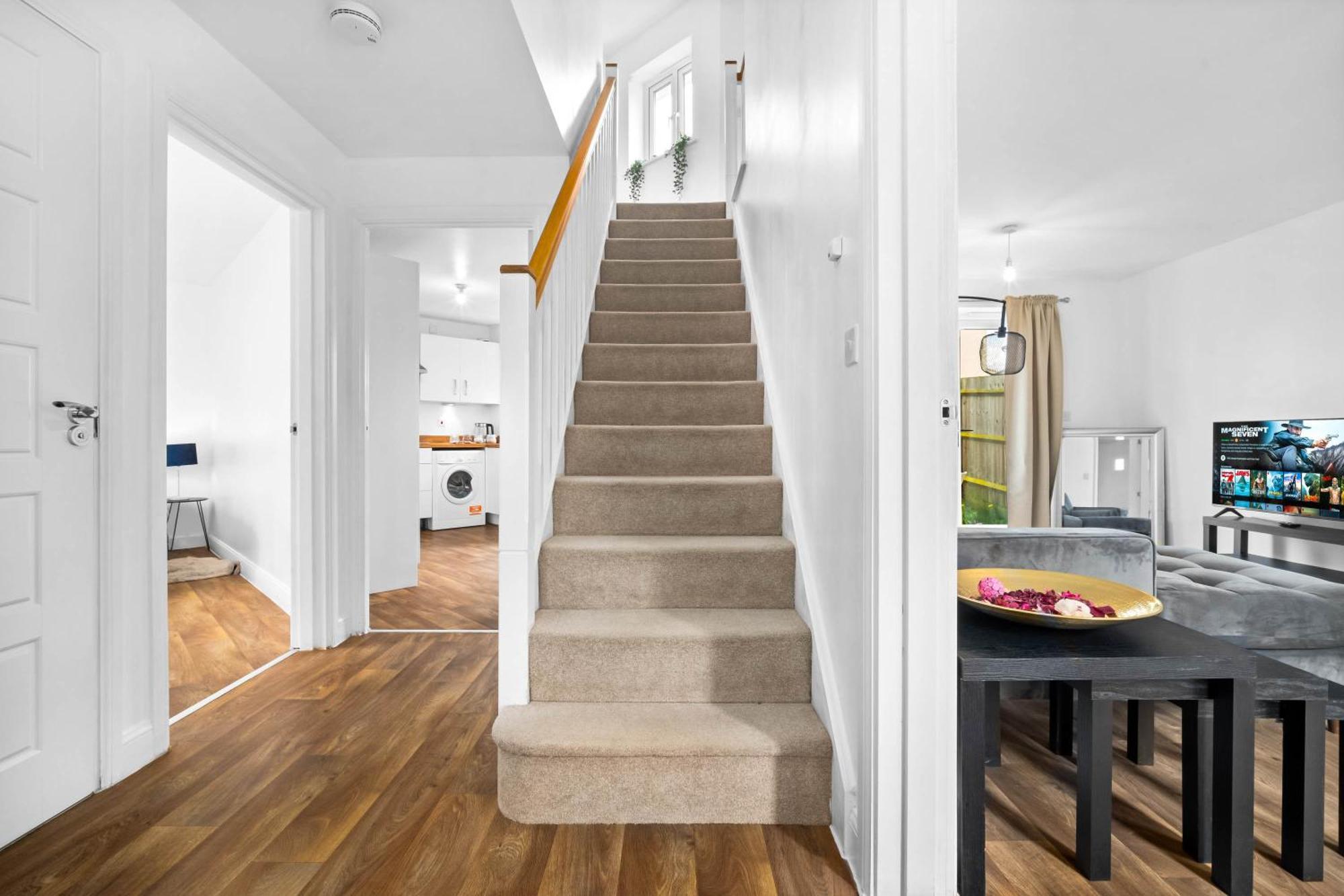 Spacious 4-bed House In Free Parking Holiday home *