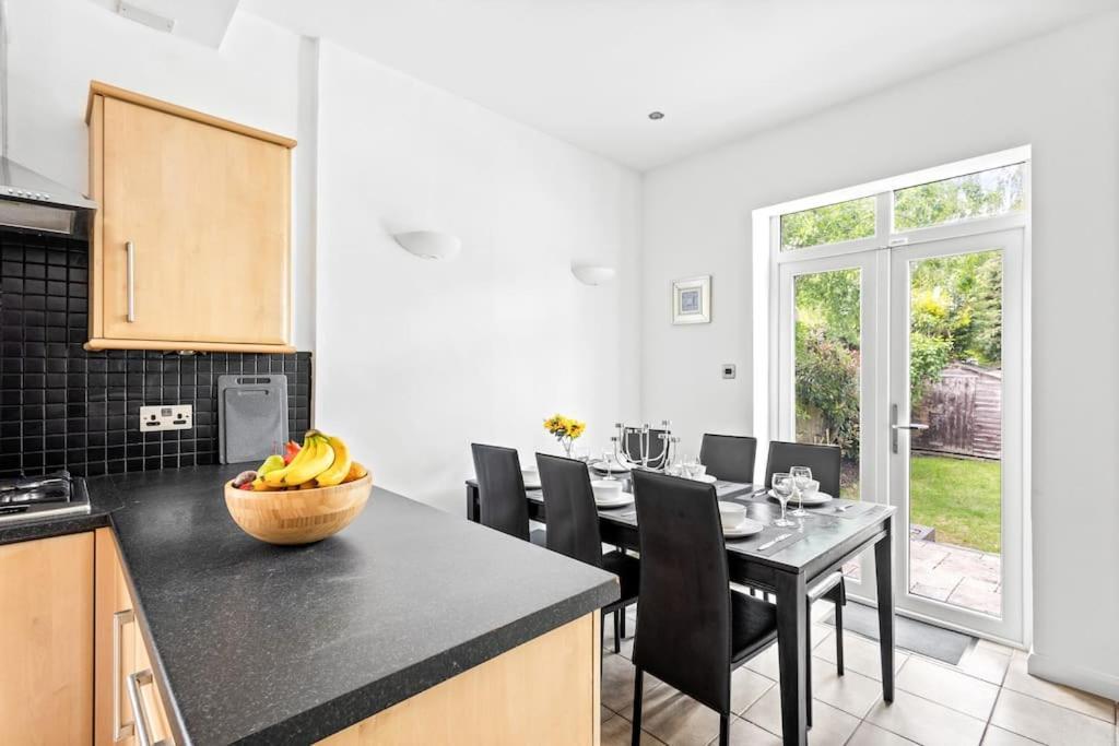 5 Bedroom Large For Contractors, Families And Groups