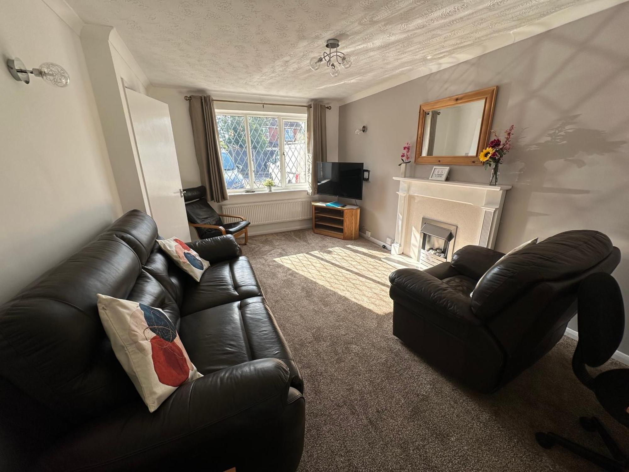Hinckley Sleeps 5 Complete House Holiday home