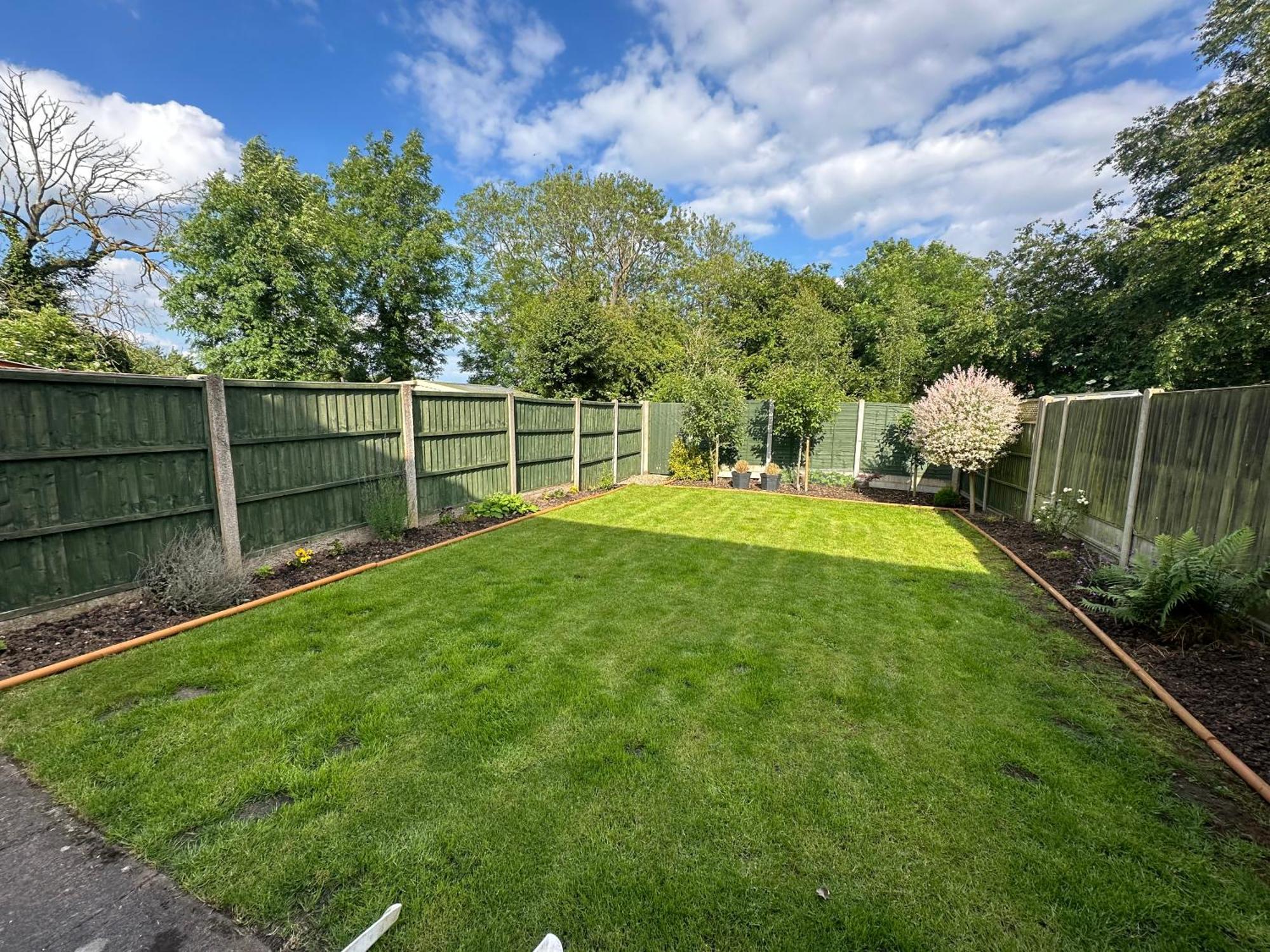 Hinckley Sleeps 5 Complete House Holiday home *