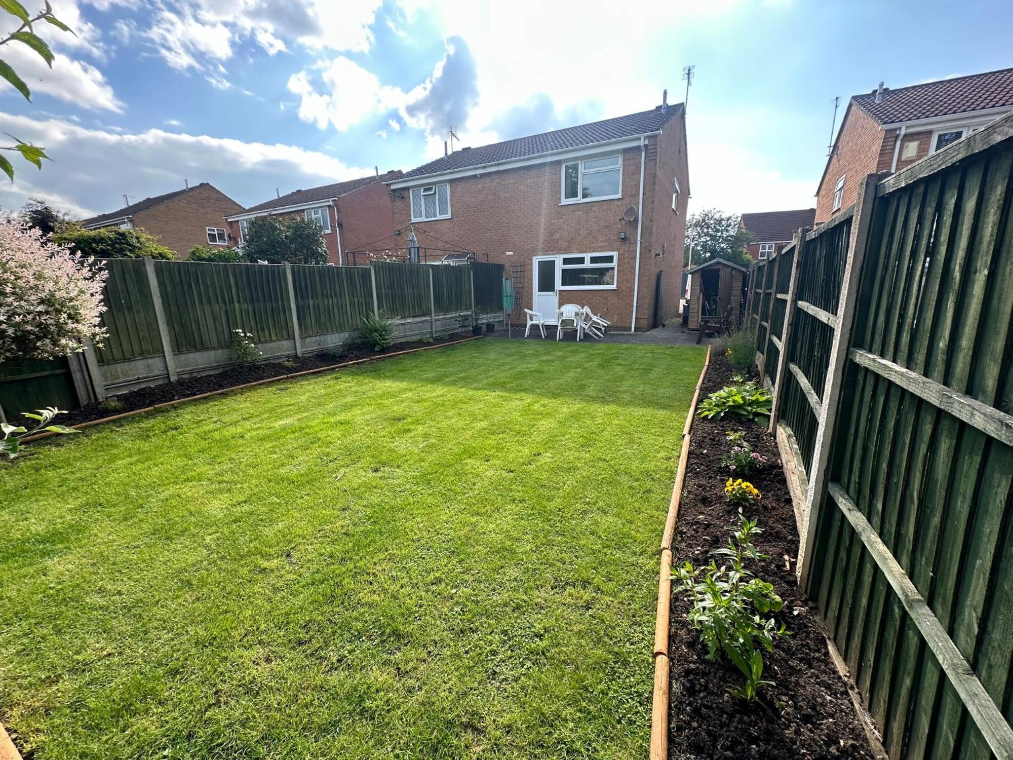 Hinckley Sleeps 5 Complete House Holiday home *