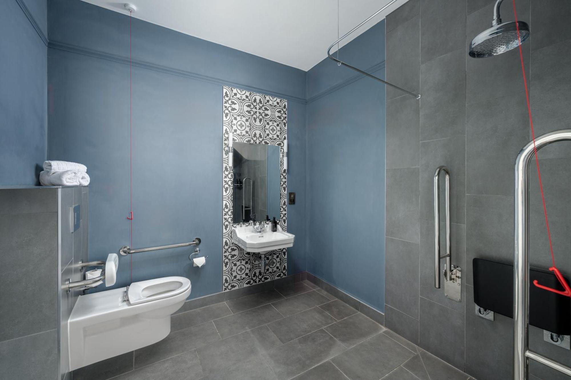Hotel St Martins 4*