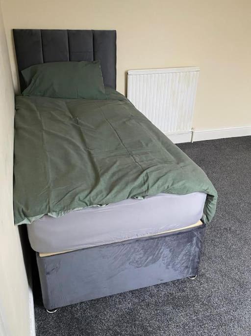 Holiday home Spacious 3 Bed Leicester