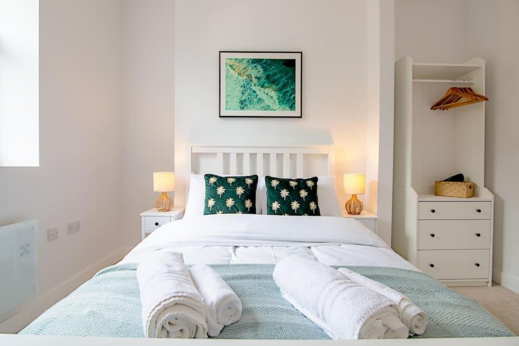 The Aston 2 Bedroom With Patio Apartment Leicester