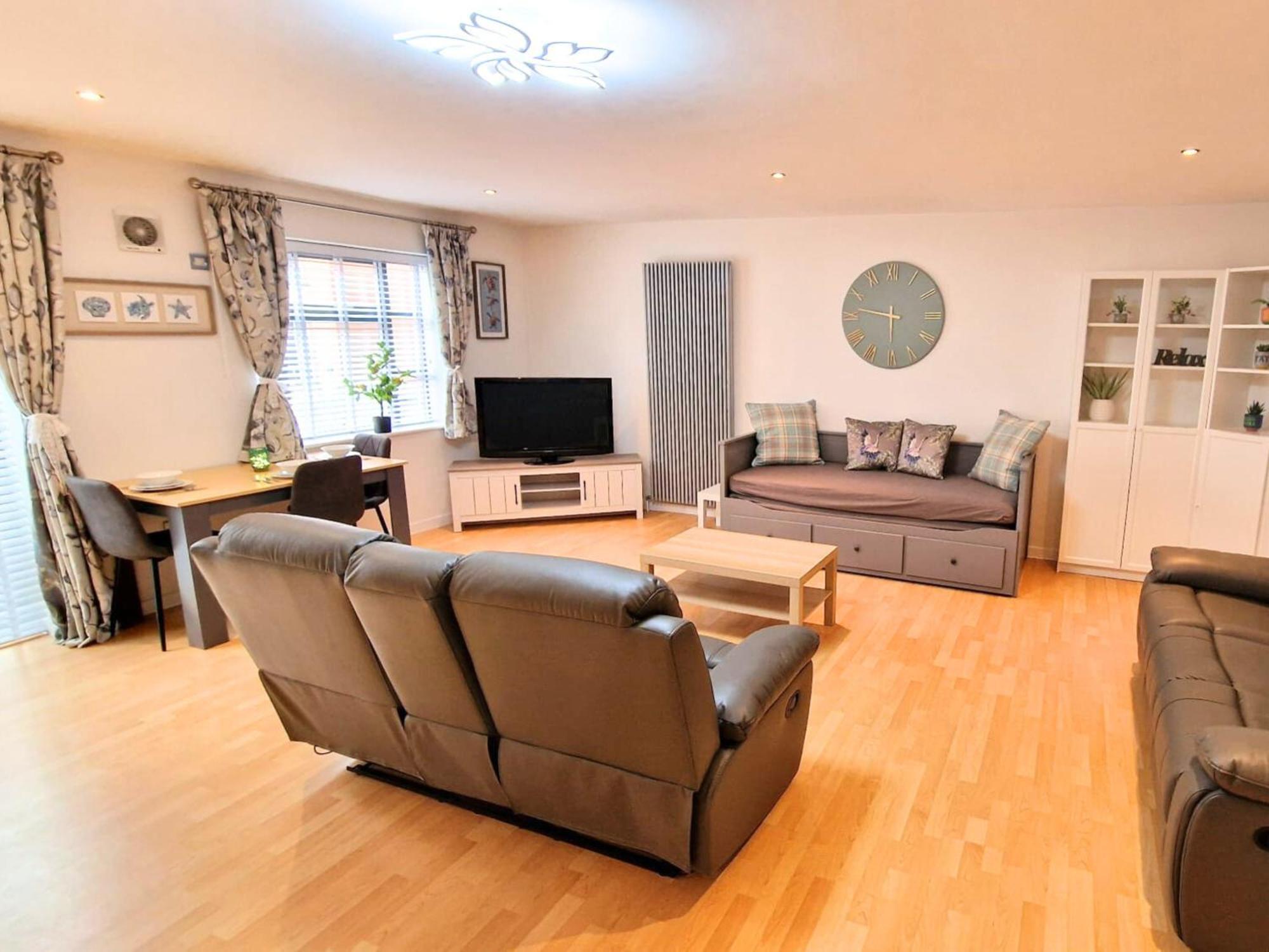 Luxury Centre Apartment- Free Parking *