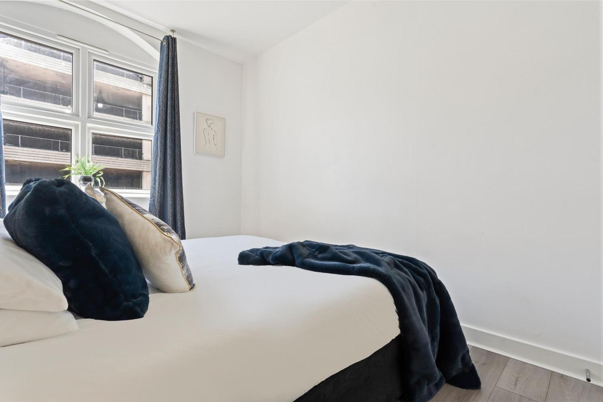 Centre With Parking Apartment *