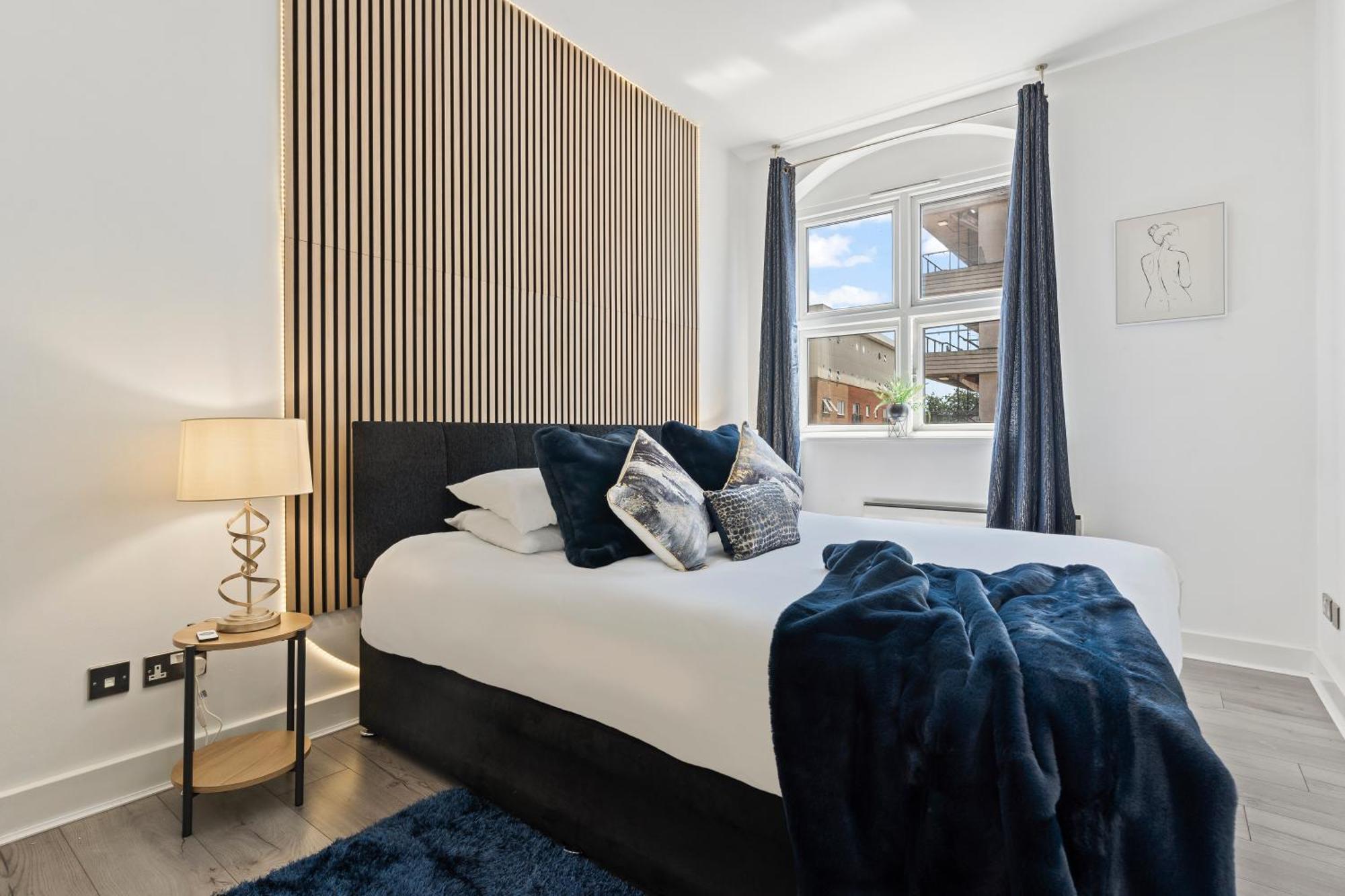 Centre With Parking Apartment *