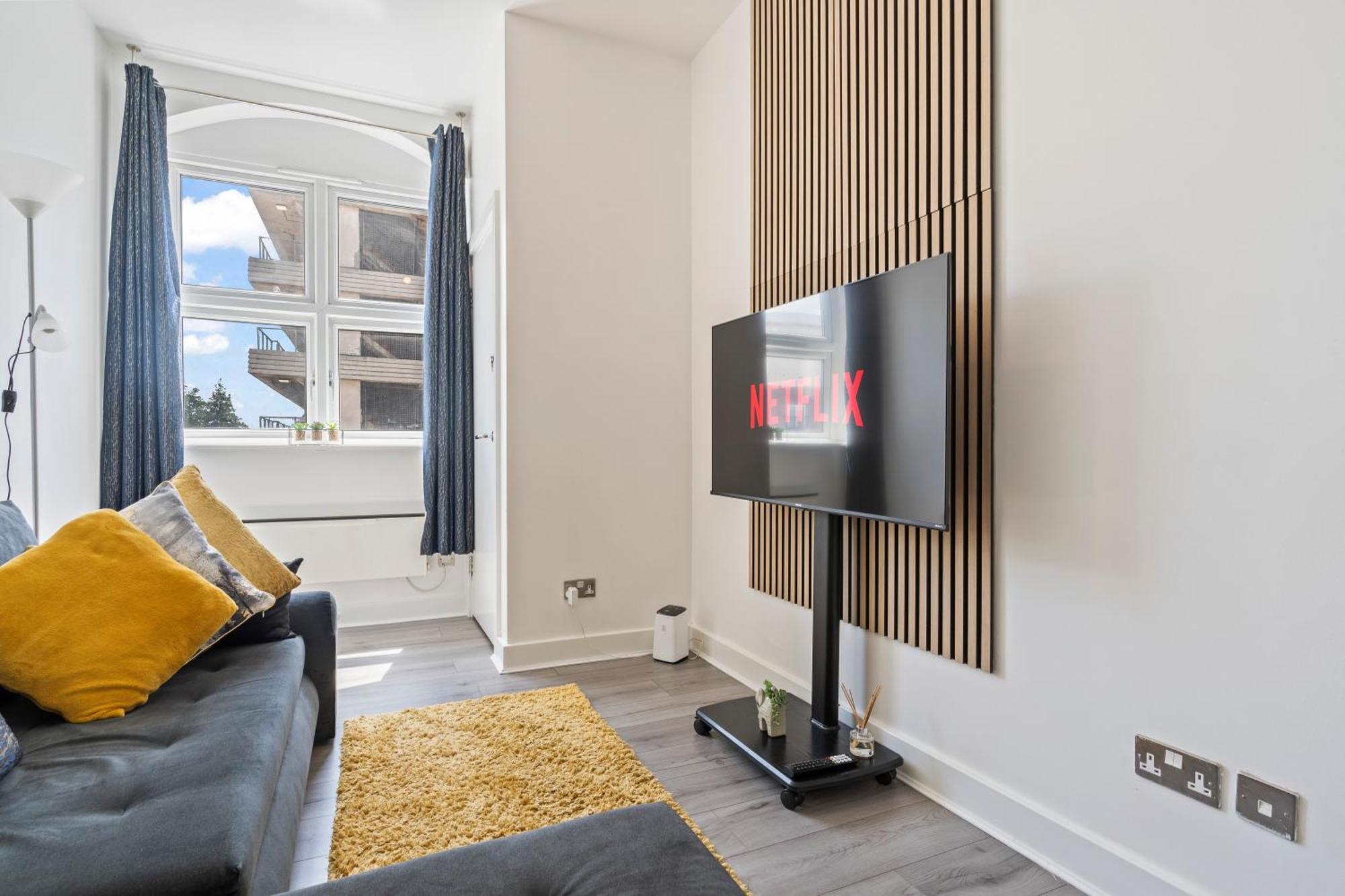 Centre With Parking Apartment