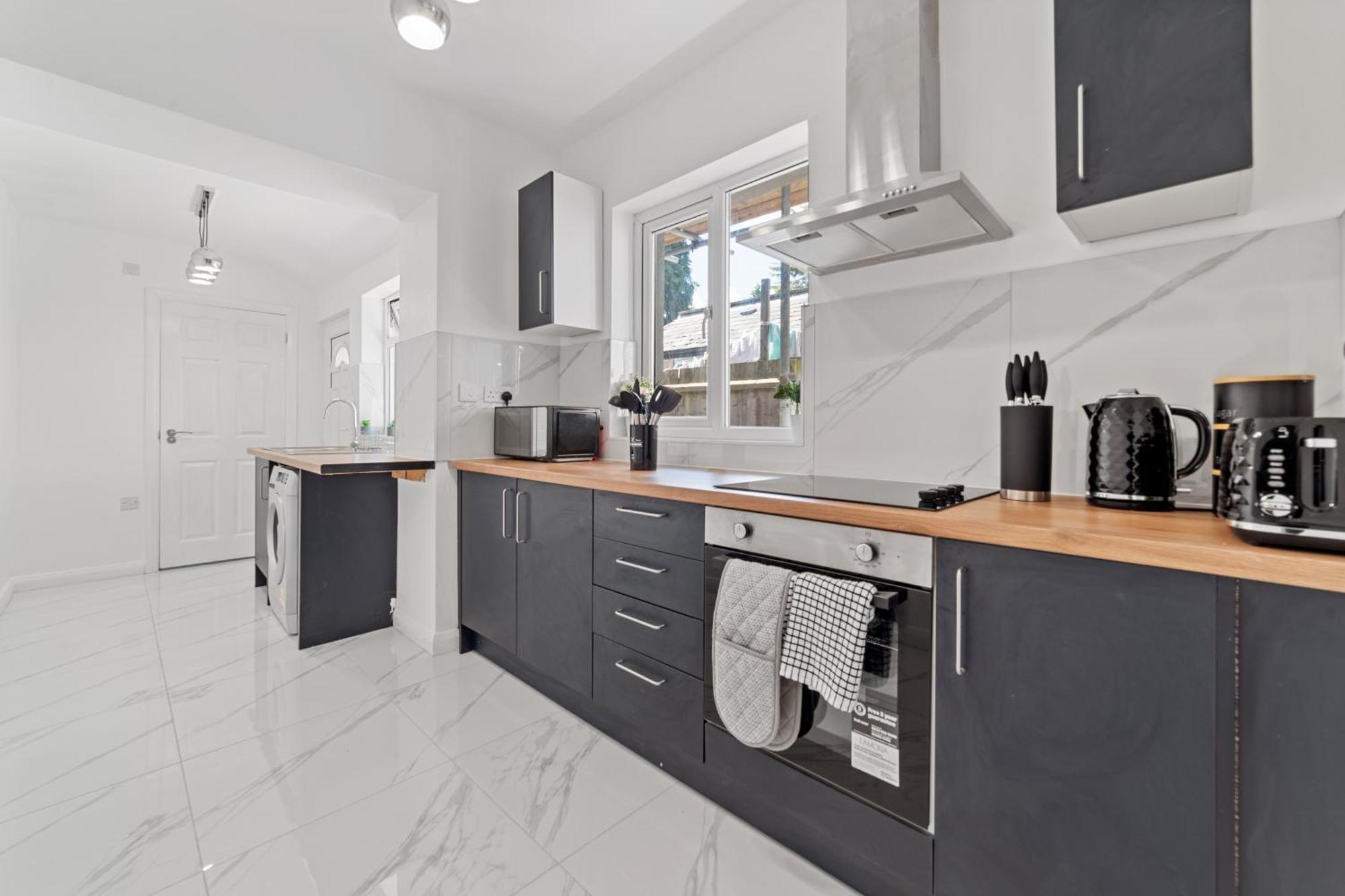Cosy Perfect For Business & Families *