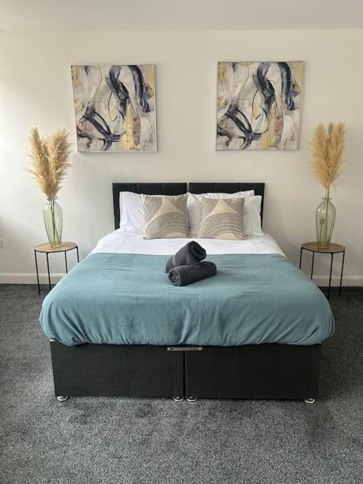 Spacious With Free Parking, Sleeps 6 Apartment Leicester