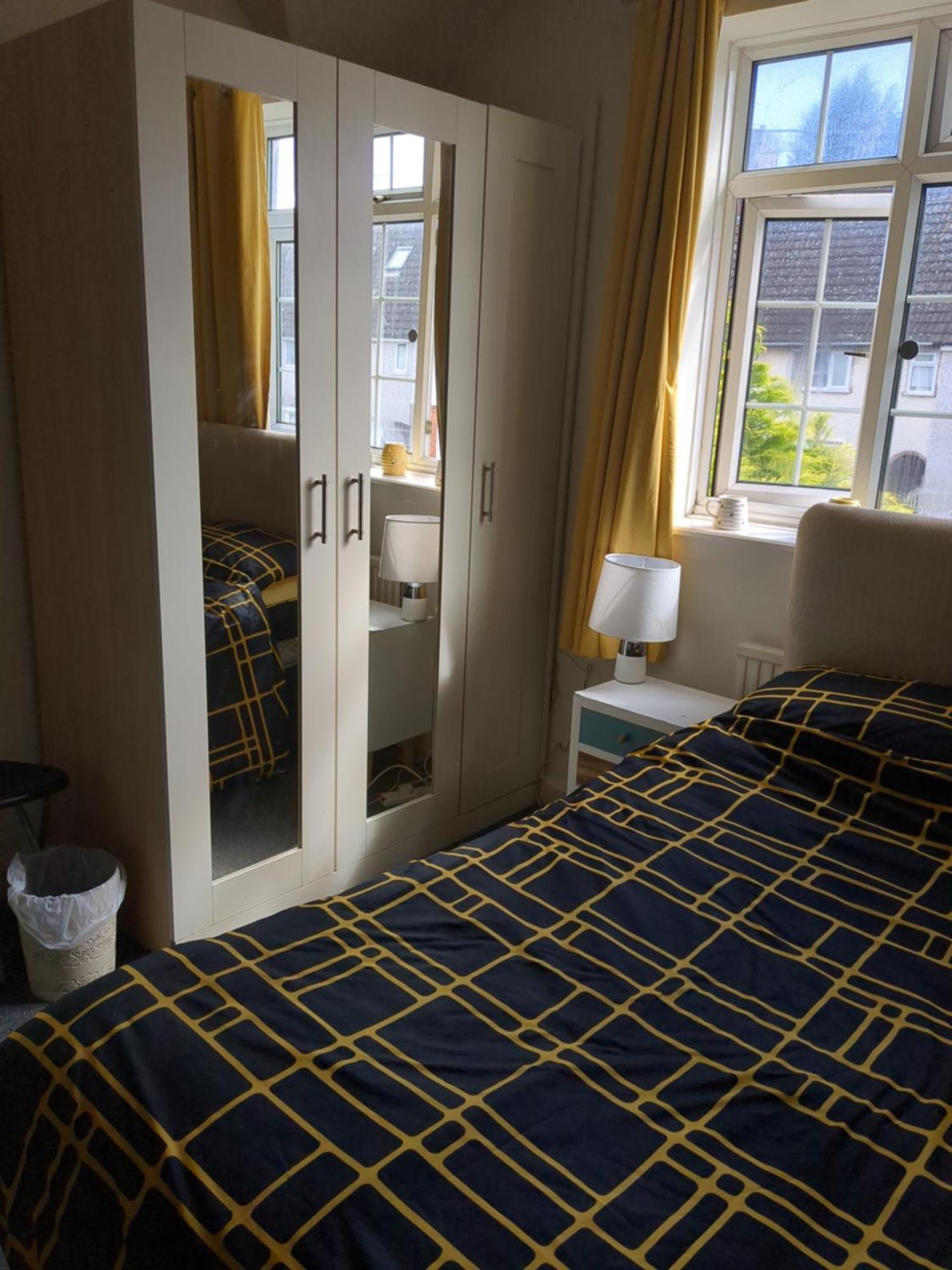 Bright Double Approx 2 Mile From Centre Leicester